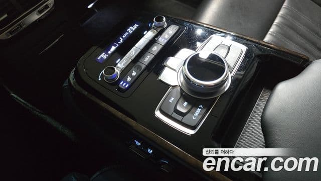 Genesis G90 Luxury, 2019 18