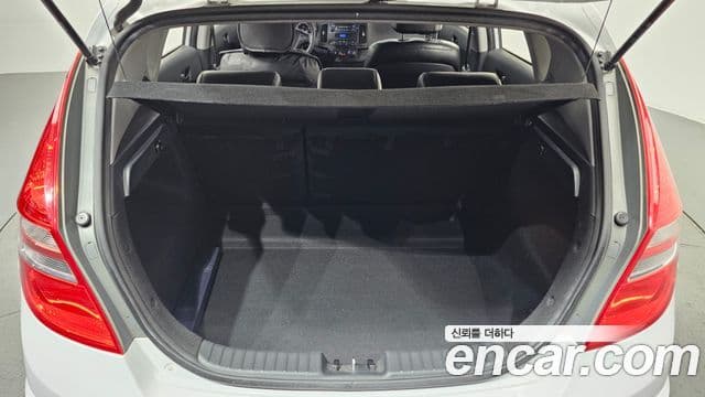 Hyundai i30 1.6 VVT Trendy, 2010 13