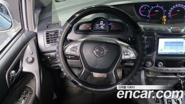 KG모빌리티(SsangYong) Korando 투리스모 4WD TX 9인승, 2016 13