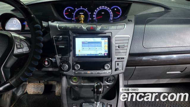 KG모빌리티(SsangYong) Korando 투리스모 4WD TX 9인승, 2016 14