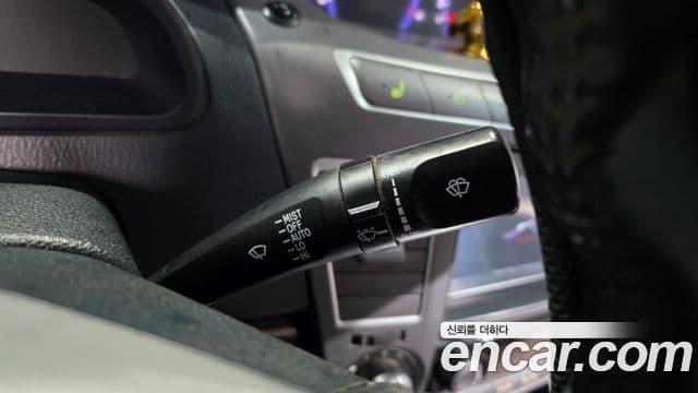 KG모빌리티(SsangYong) Korando 투리스모 4WD TX 9인승, 2016 19