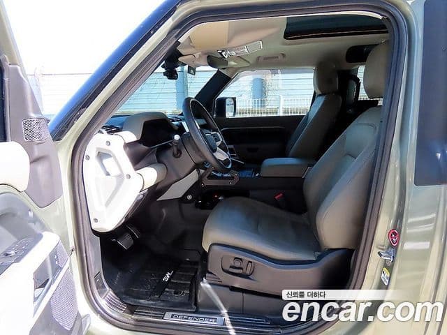 Land Rover Defender (L663) 90 D250 SE, 2022 все фото