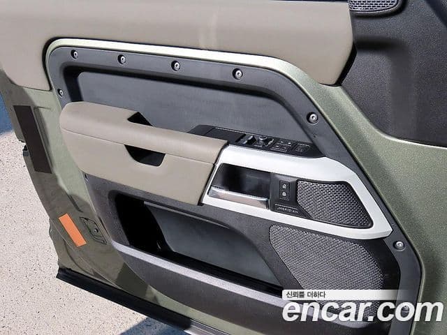 Land Rover Defender (L663) 90 D250 SE, 2022 11