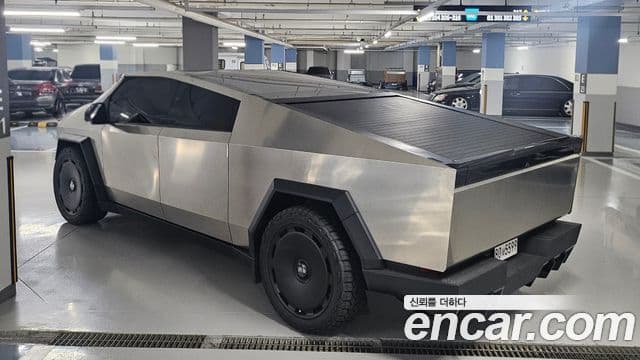 Tesla 사이버트럭, 2025 3