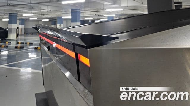 Tesla 사이버트럭, 2025 6