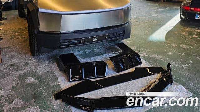 Tesla 사이버트럭, 2025 9