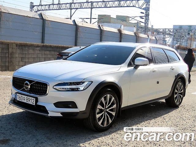 Volvo V90 Cross Country B5 Ultimate AWD, 2024 2