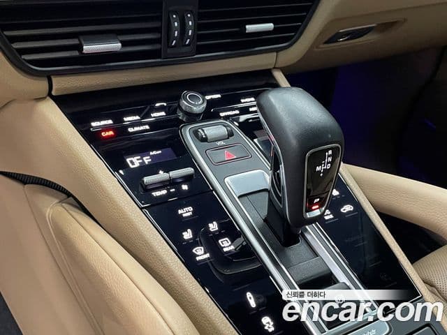 Porsche Cayenne (PO536), 2019 9