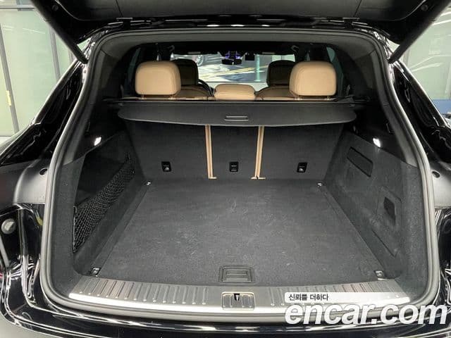 Porsche Cayenne (PO536), 2019 18