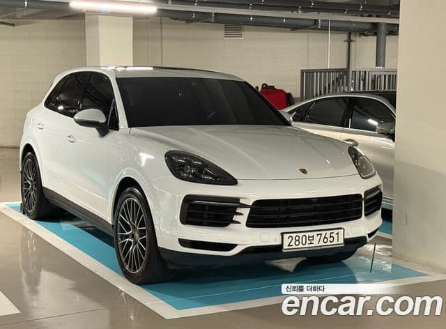 Porsche Cayenne (PO536), 2020 1