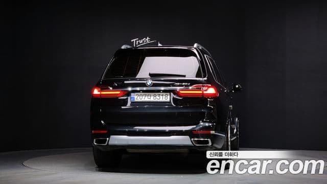 BMW X7 (G07) xDrive 30d Design Pure Excellence first Edition 7인승, 2019 4