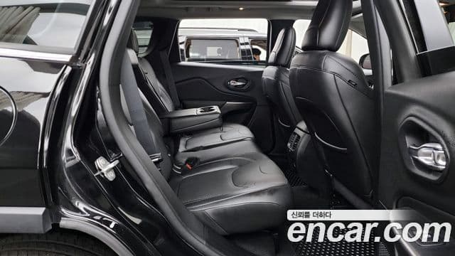 Jeep Cherokee(KL) 2.4 Limited AWD, 2021 12