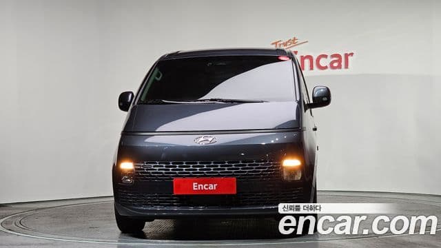 Hyundai Staria Modern, 2023 3