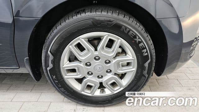 Hyundai Staria Modern, 2023 все фото