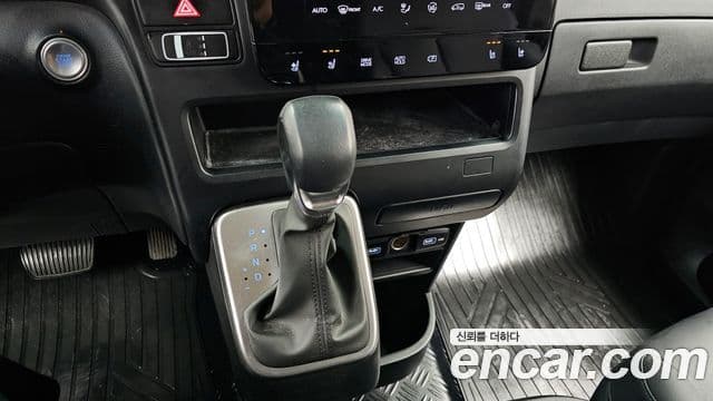 Hyundai Staria Modern, 2023 9