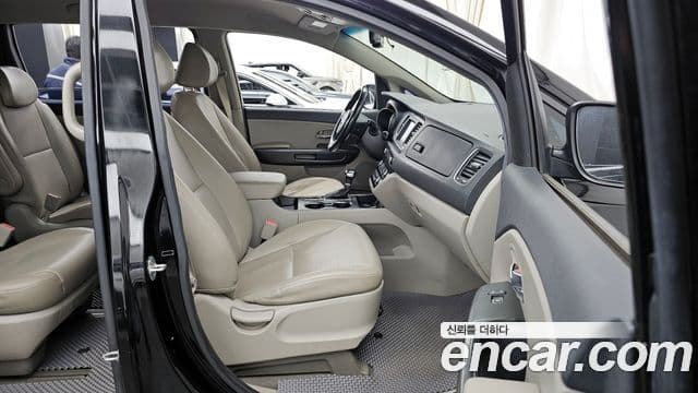 Kia The / новый New Carnival Luxury, 2019 11