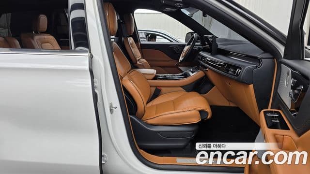 Lincoln Aviator 2세대 3.0 Black Label AWD, 2025 11