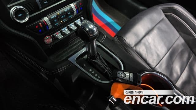 Ford Mustang купе, 2023 9