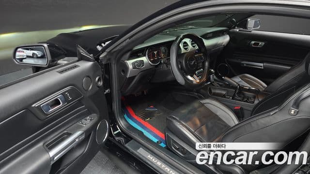 Ford Mustang купе, 2023 11