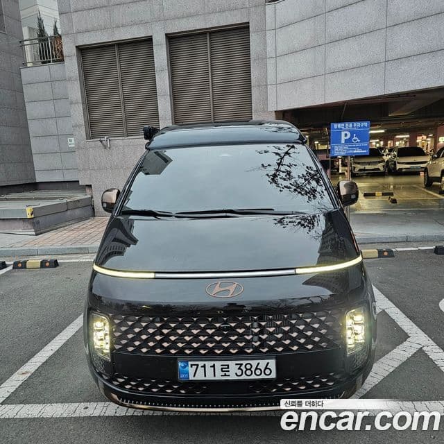 Hyundai Staria Prestige Camper 4인승, 2025 11