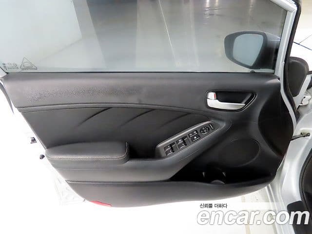 Kia The / новый New K3 Style, 2017 13