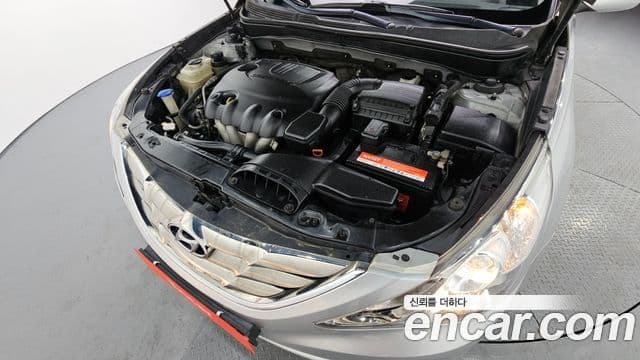 Hyundai YF Sonata Premier, 2011 6