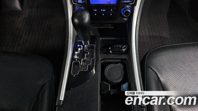 Hyundai YF Sonata Premier, 2011 9