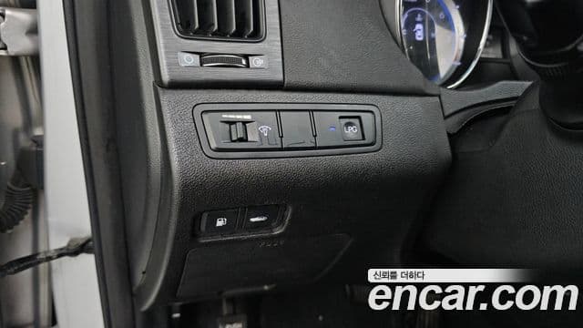 Hyundai YF Sonata Premier, 2011 17