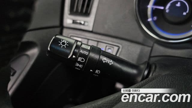 Hyundai YF Sonata Premier, 2011 19