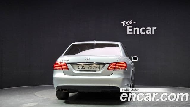 Mercedes-Benz E-класс W212 E200 Elegance, 2014 4