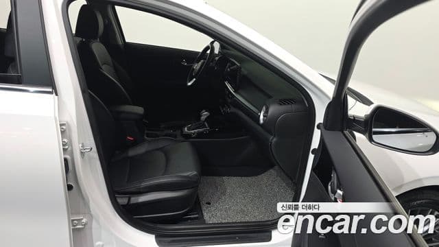 Kia The / новый New K3 2세대 Signature, 2024 11