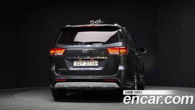 Kia All New Carnival Prestige, 2018 4
