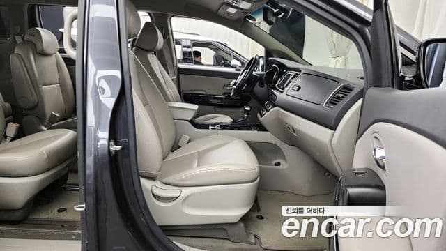 Kia All New Carnival Prestige, 2018 11