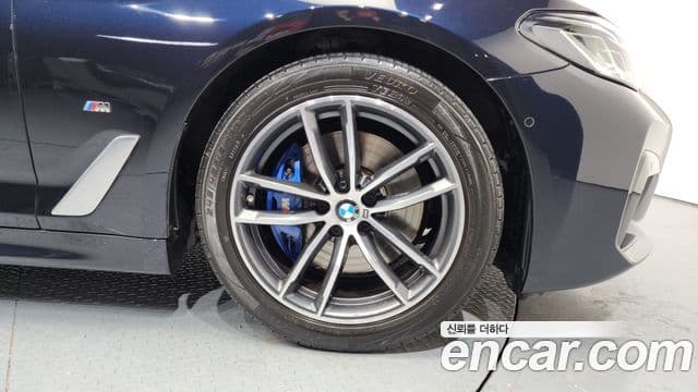 BMW 5시리즈 (G30) 520i M Sport, 2022 все фото