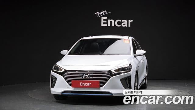 Hyundai Ioniq гибрид, 2019 3