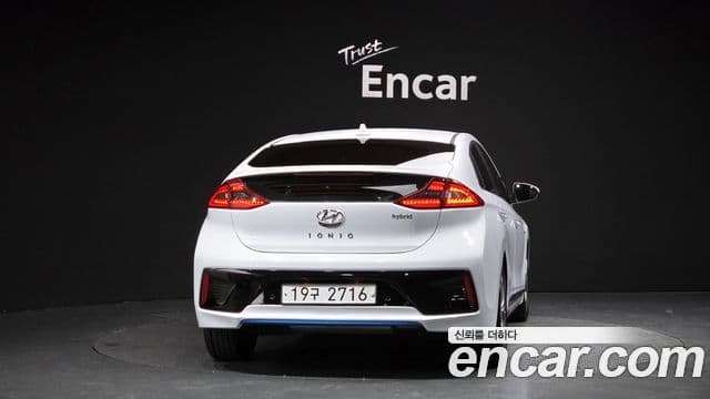 Hyundai Ioniq гибрид, 2019 4