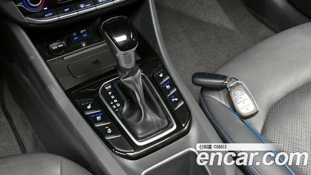 Hyundai Ioniq гибрид, 2019 9