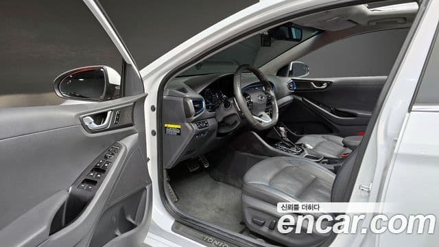 Hyundai Ioniq гибрид, 2019 11