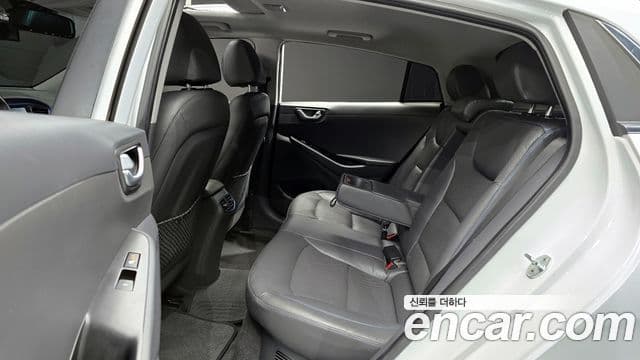 Hyundai Ioniq гибрид, 2019 12