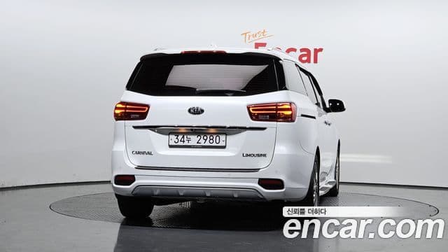 Kia The / новый New Carnival VIP, 2019 4