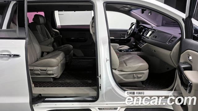 Kia The / новый New Carnival VIP, 2019 10