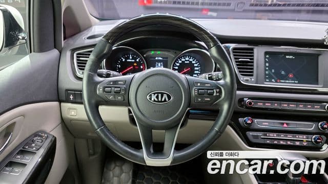 Kia The / новый New Carnival VIP, 2019 13