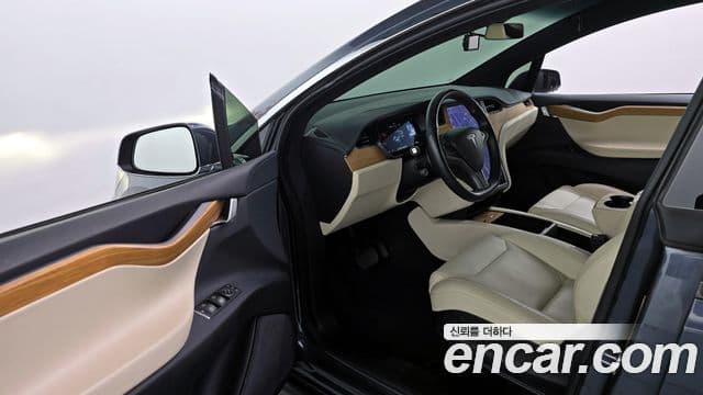 Tesla модель X Long Range, 2019 10