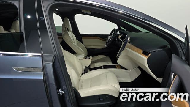 Tesla модель X Long Range, 2019 11