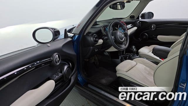 Mini Cooper S 3세대, 2023 10