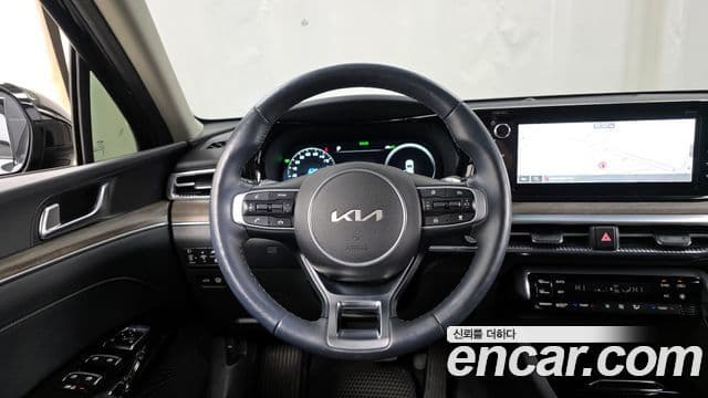 Kia K5 гибрид 3세대 Noblesse, 2023 13