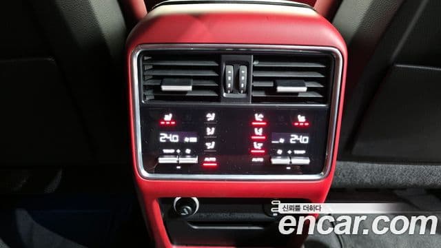 Porsche Cayenne (PO536) 3.0 Platinum Edition, 2023 19