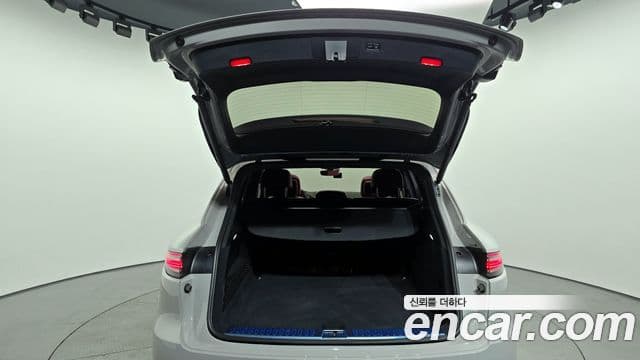 Porsche Cayenne (PO536) 3.0 Platinum Edition, 2023 20