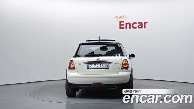 Mini Cooper Mayfair, 2010 4