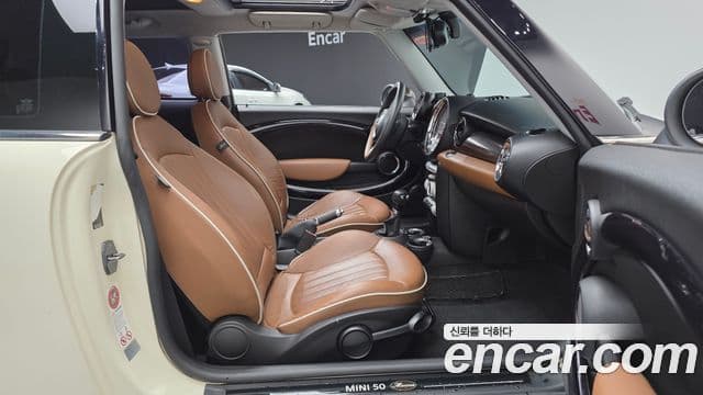 Mini Cooper Mayfair, 2010 10